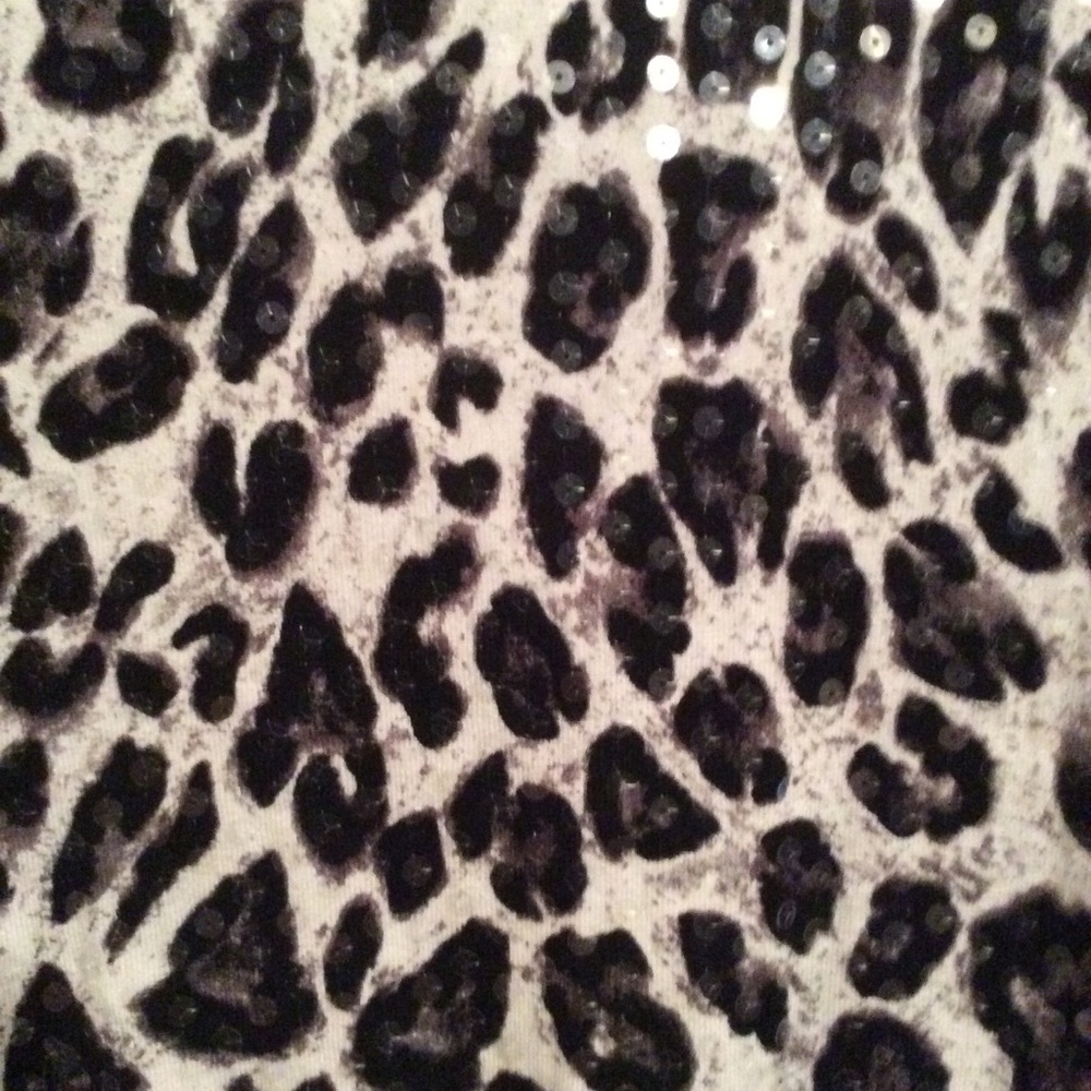 🆕BLOOMINGDALES CARDIGAN IN ANIMAL PRINT.BRAND NEW - Picture 4 of 5